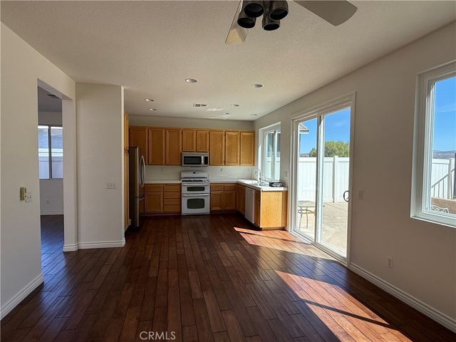 26506 Isabella, Canyon Country, CA 91351