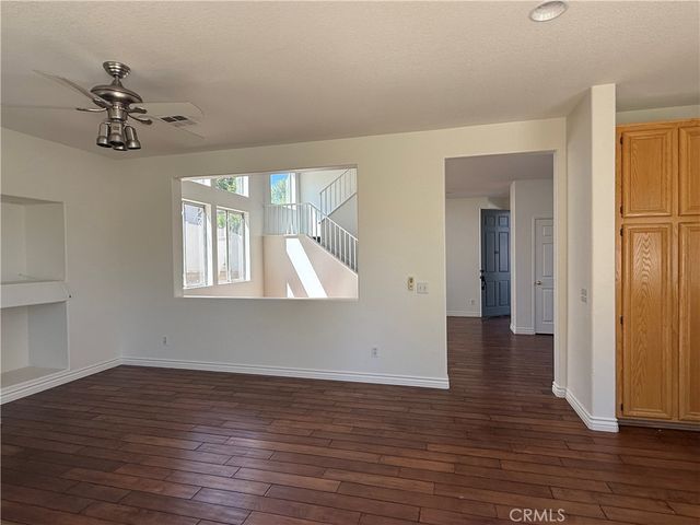 26506 Isabella, Canyon Country, CA 91351