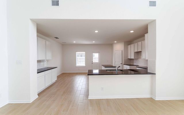 1236 Sweden, Seguin, TX 78155