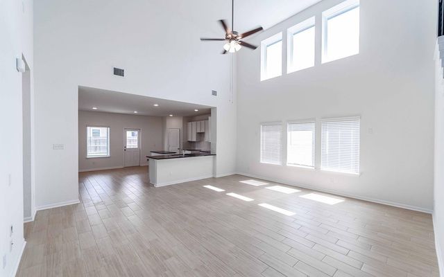 1236 Sweden, Seguin, TX 78155