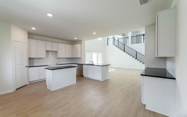 1236 Sweden, Seguin, TX 78155