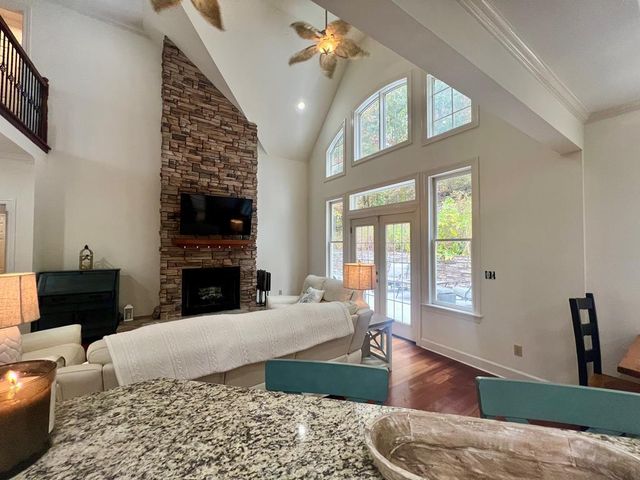 459 Hutcherson Drive, Rocky Face, GA 30740