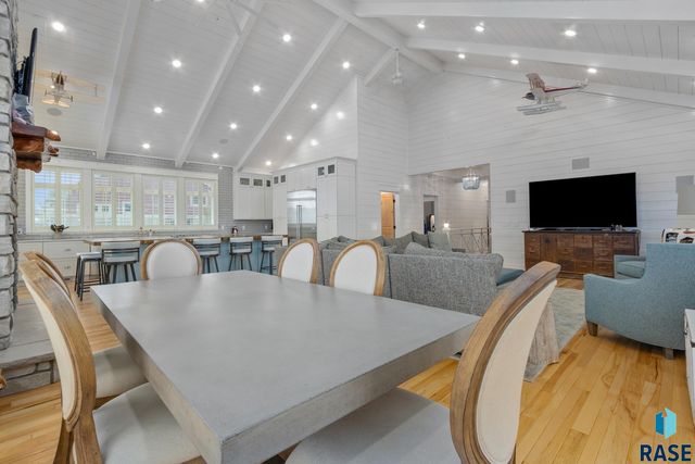 6000 Marrs Beach Ln Lane, Madison, SD 57042