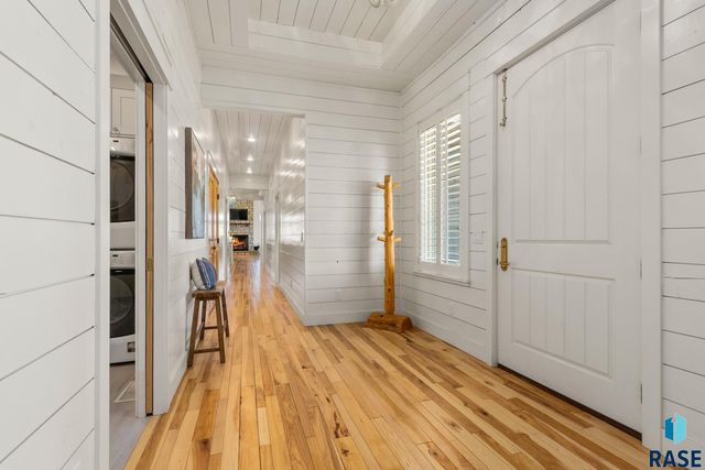 6000 Marrs Beach Ln Lane, Madison, SD 57042