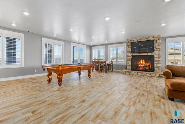 6000 Marrs Beach Ln Lane, Madison, SD 57042