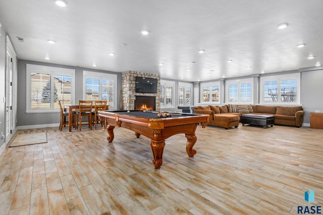 6000 Marrs Beach Ln Lane, Madison, SD 57042