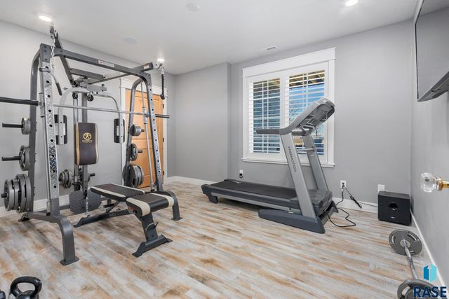 6000 Marrs Beach Ln Lane, Madison, SD 57042