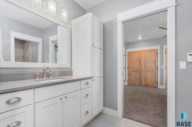 6000 Marrs Beach Ln Lane, Madison, SD 57042