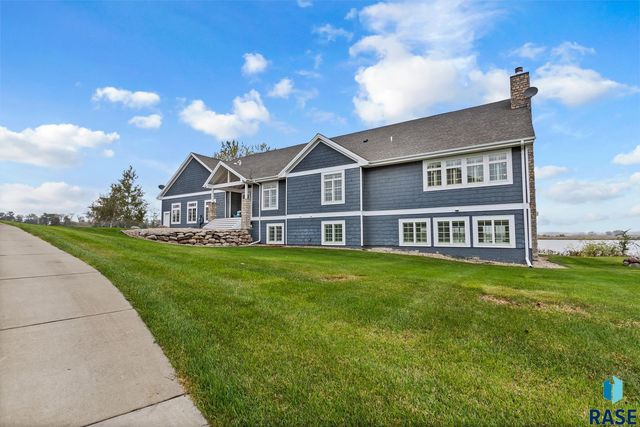 6000 Marrs Beach Ln Lane, Madison, SD 57042