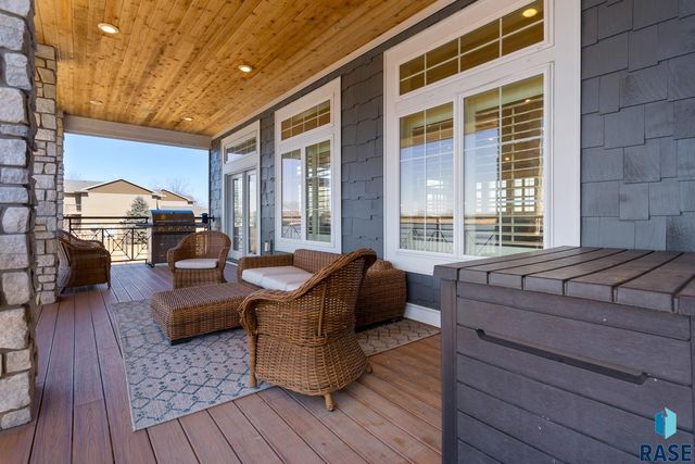 6000 Marrs Beach Ln Lane, Madison, SD 57042