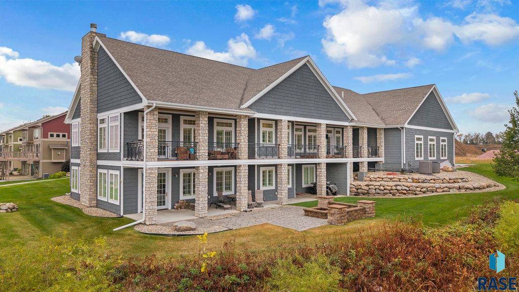 6000 Marrs Beach Ln Lane, Madison, SD 57042