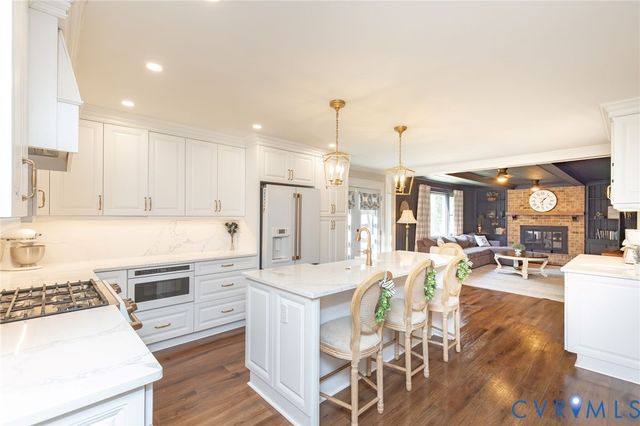 13065 Riverside Ct, Ashland, VA 23005