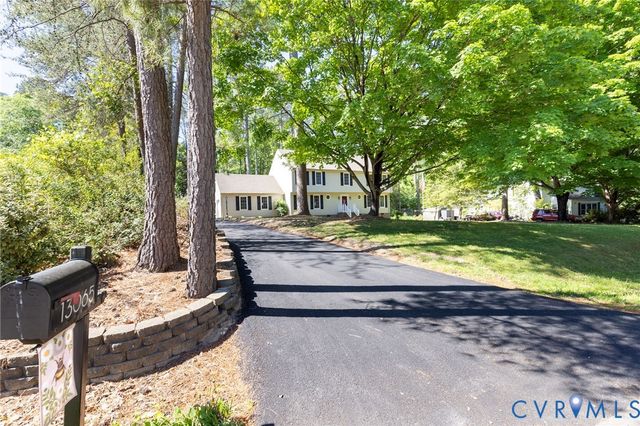 13065 Riverside Ct, Ashland, VA 23005