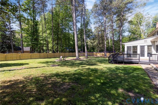 13065 Riverside Ct, Ashland, VA 23005