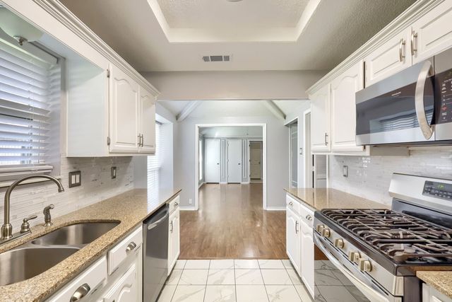 504 Wisterglen Drive, Desoto, TX 75115
