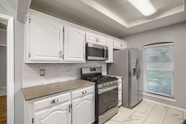 504 Wisterglen Drive, Desoto, TX 75115