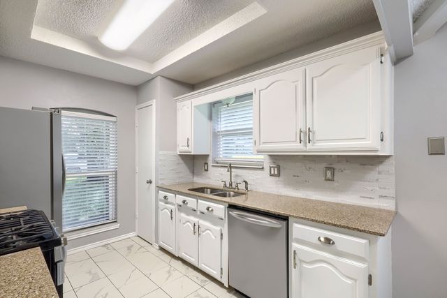 504 Wisterglen Drive, Desoto, TX 75115