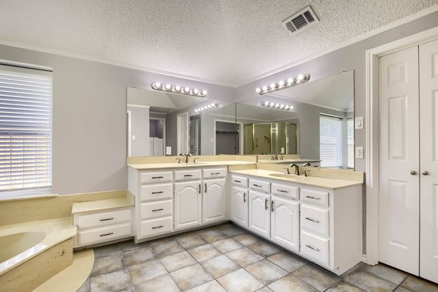 504 Wisterglen Drive, Desoto, TX 75115