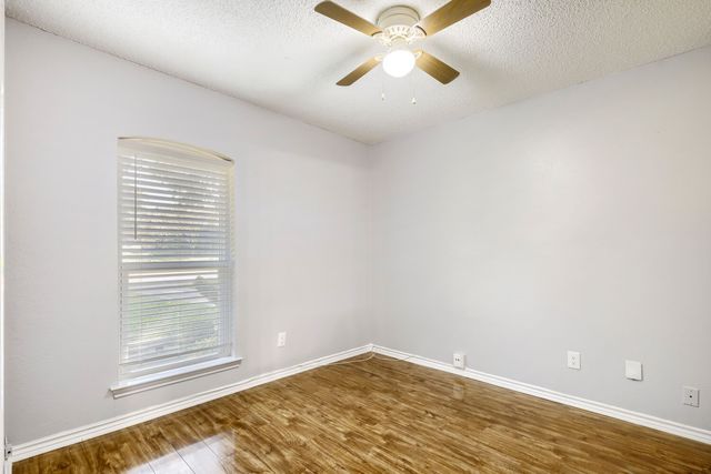 504 Wisterglen Drive, Desoto, TX 75115