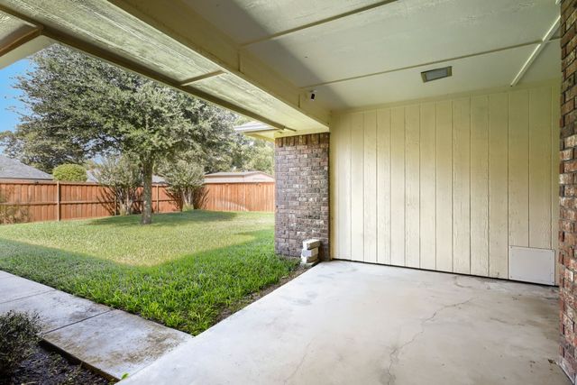 504 Wisterglen Drive, Desoto, TX 75115