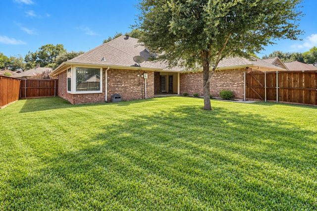 504 Wisterglen Drive, Desoto, TX 75115