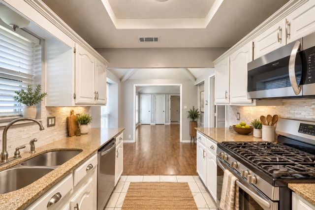 504 Wisterglen Drive, Desoto, TX 75115