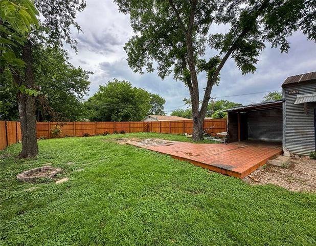 606 Lilly Street, Cleburne, TX 76033