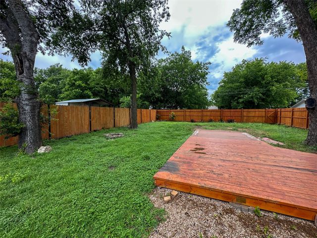 606 Lilly Street, Cleburne, TX 76033