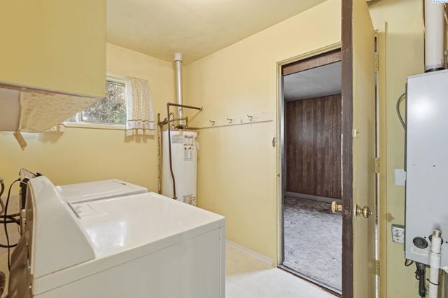 381 Wright Ave, Richland, WA 99352