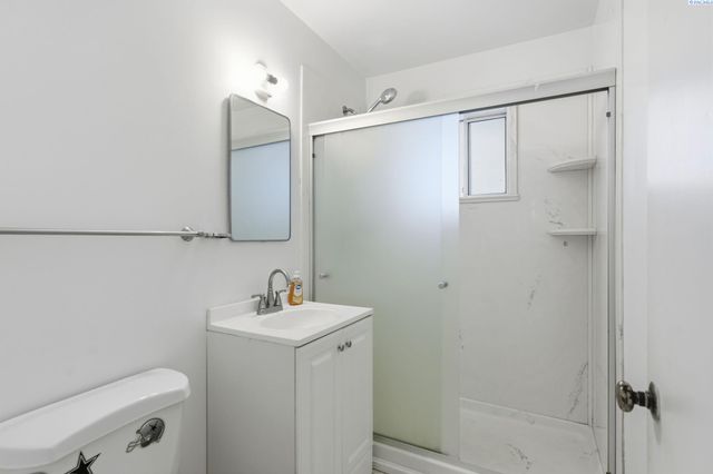 381 Wright Ave, Richland, WA 99352