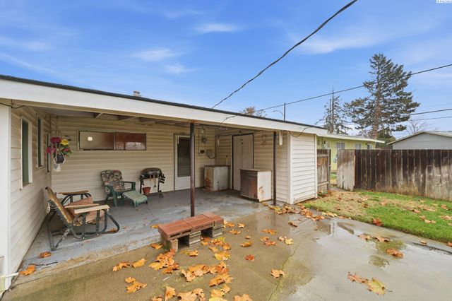 381 Wright Ave, Richland, WA 99352