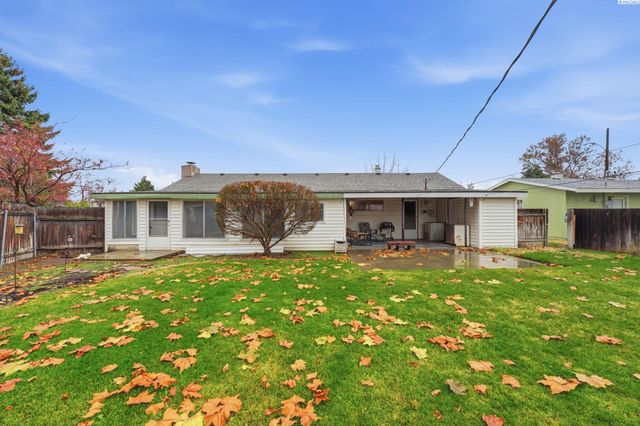 381 Wright Ave, Richland, WA 99352