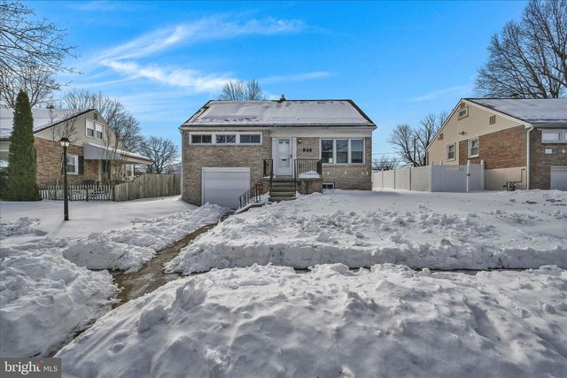 526 HARDING AVE, Reading, PA 19607