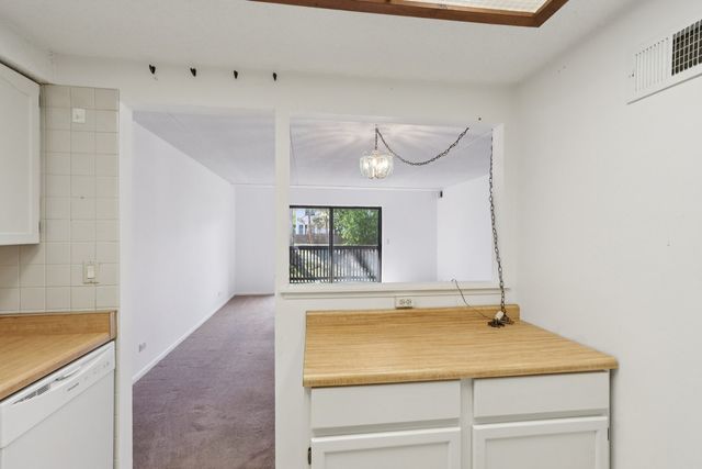 920 Vose Drive 106, Gurnee, IL 60031