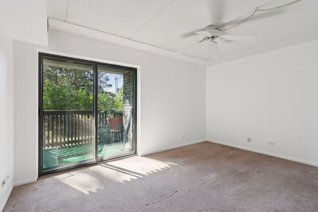 920 Vose Drive 106, Gurnee, IL 60031