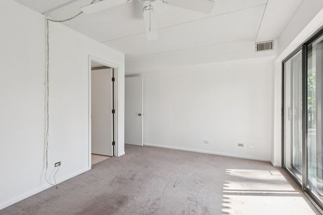 920 Vose Drive 106, Gurnee, IL 60031