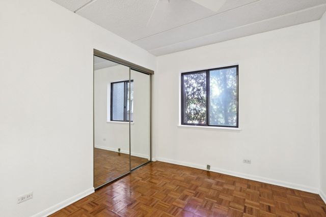 920 Vose Drive 106, Gurnee, IL 60031