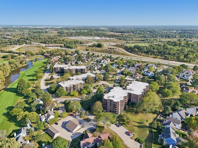 920 Vose Drive 106, Gurnee, IL 60031