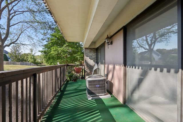 920 Vose Drive 106, Gurnee, IL 60031