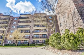 920 Vose Drive 106, Gurnee, IL 60031