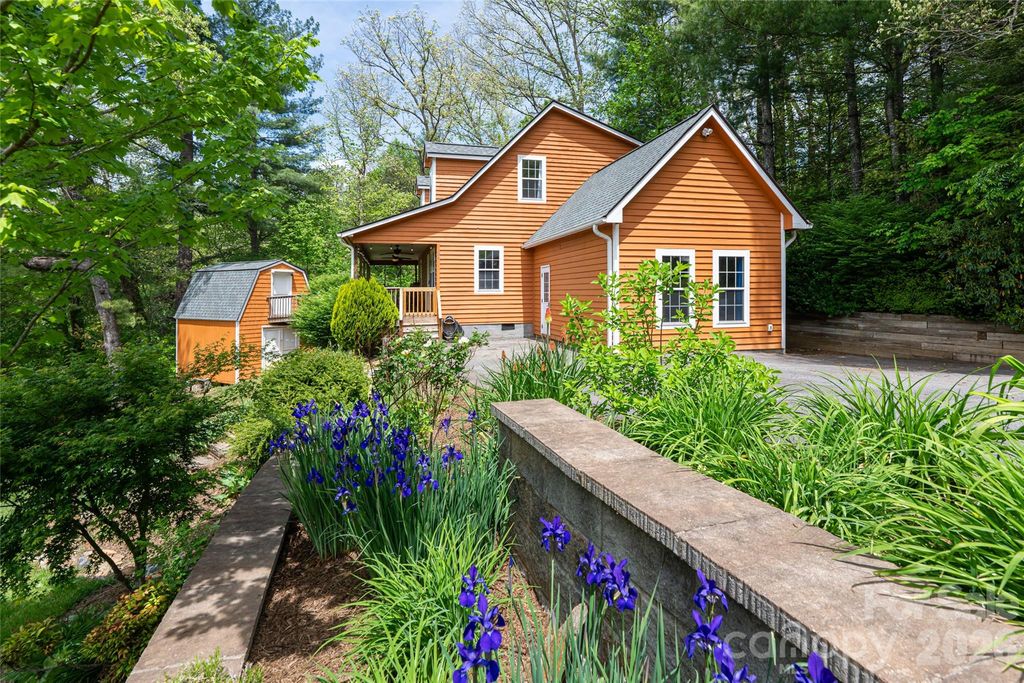 22 Otter Lane, Candler, NC 28715