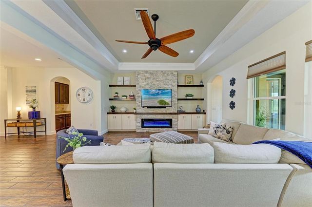 4703 TOBERMORY WAY, Bradenton, FL 34211