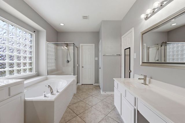 26 Griffin Hill Court, The Woodlands, TX 77382