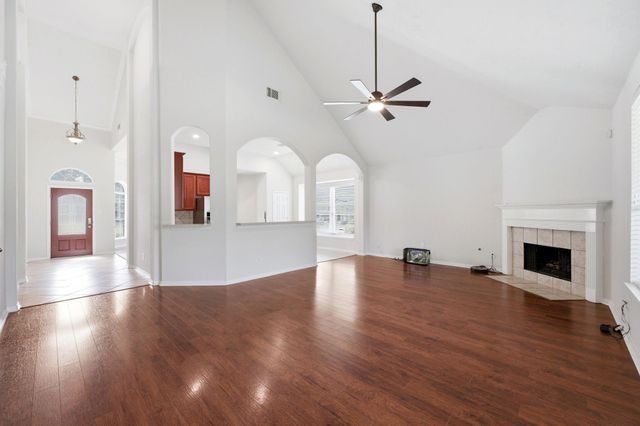 26 Griffin Hill Court, The Woodlands, TX 77382