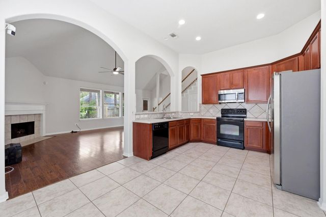 26 Griffin Hill Court, The Woodlands, TX 77382