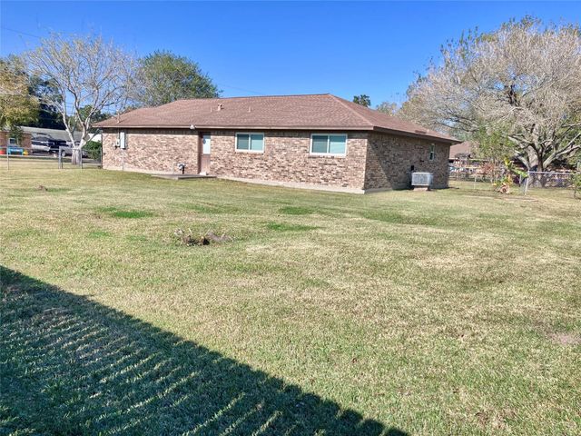 3807 Wade Street, Santa Fe, TX 77510