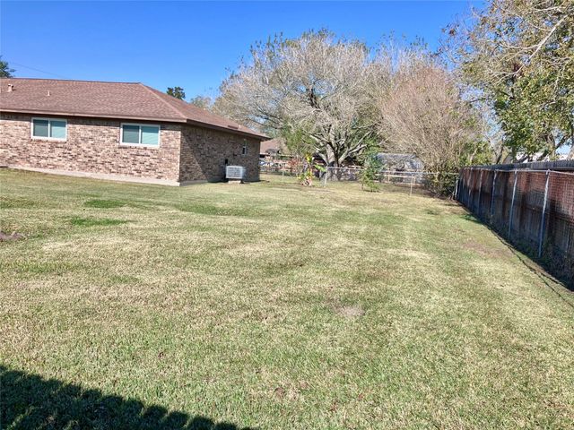 3807 Wade Street, Santa Fe, TX 77510