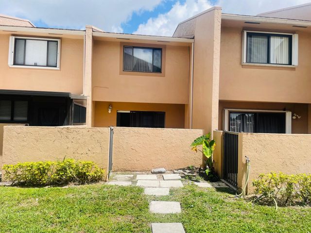 139 Sparrow Drive 2c, Royal Palm Beach, FL 33411