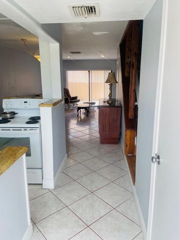 139 Sparrow Drive 2c, Royal Palm Beach, FL 33411