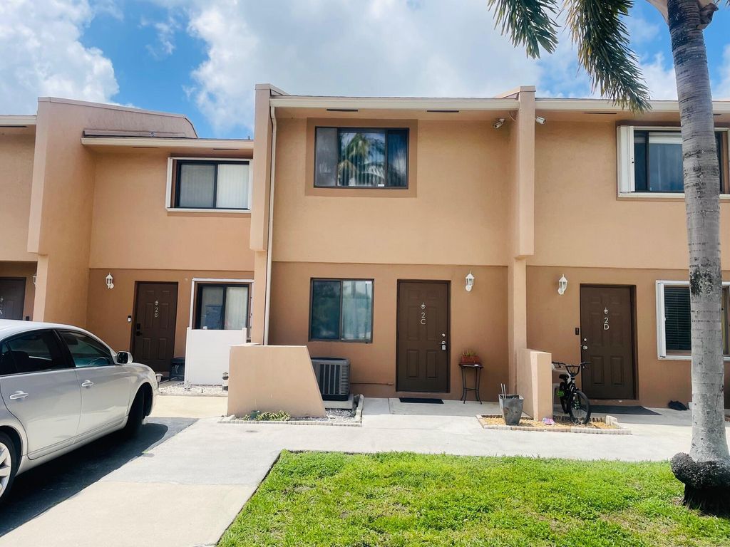 139 Sparrow Drive 2c, Royal Palm Beach, FL 33411